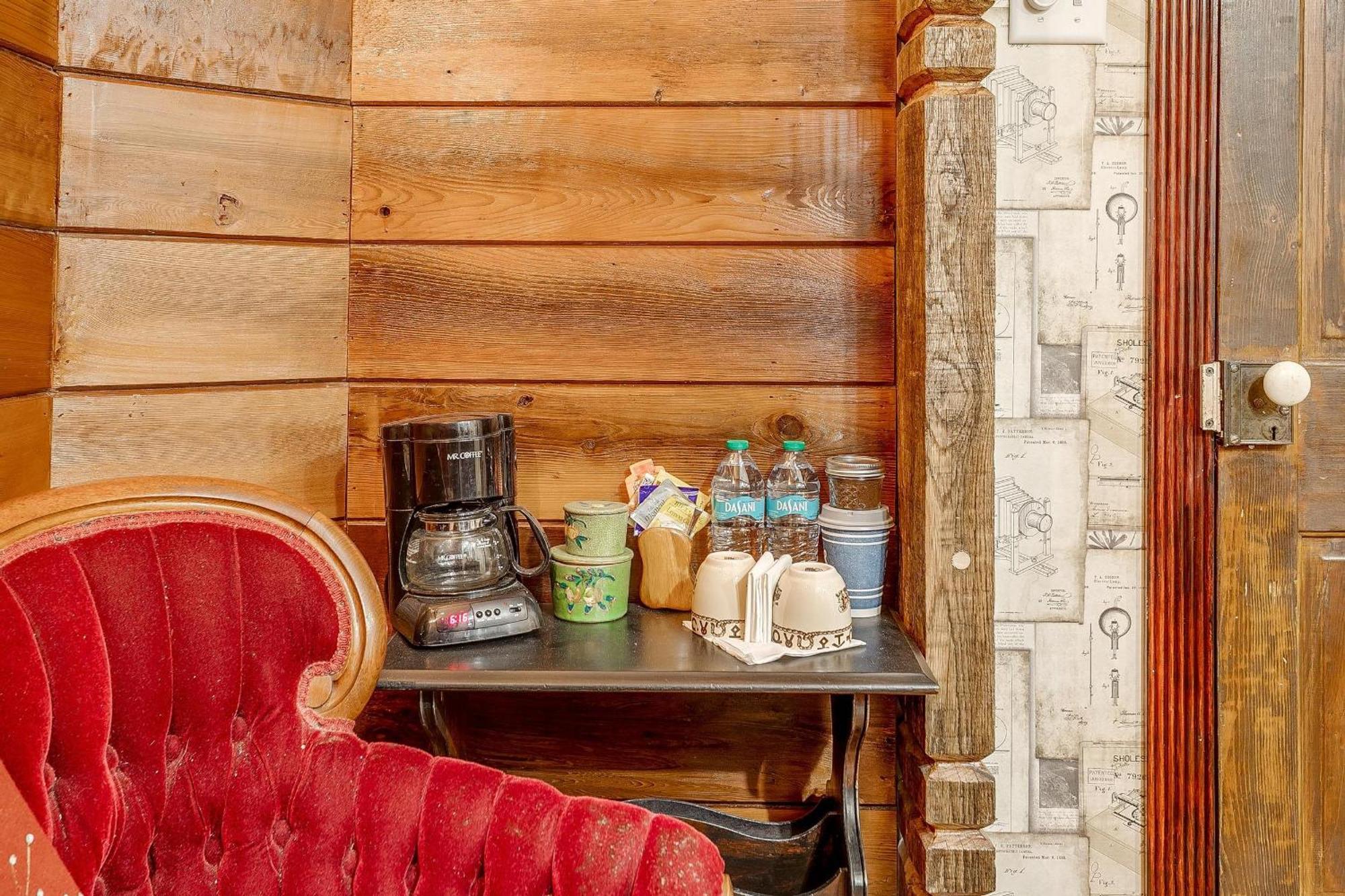 The Gallery House Boutique Hotel Стивенвилл Экстерьер фото