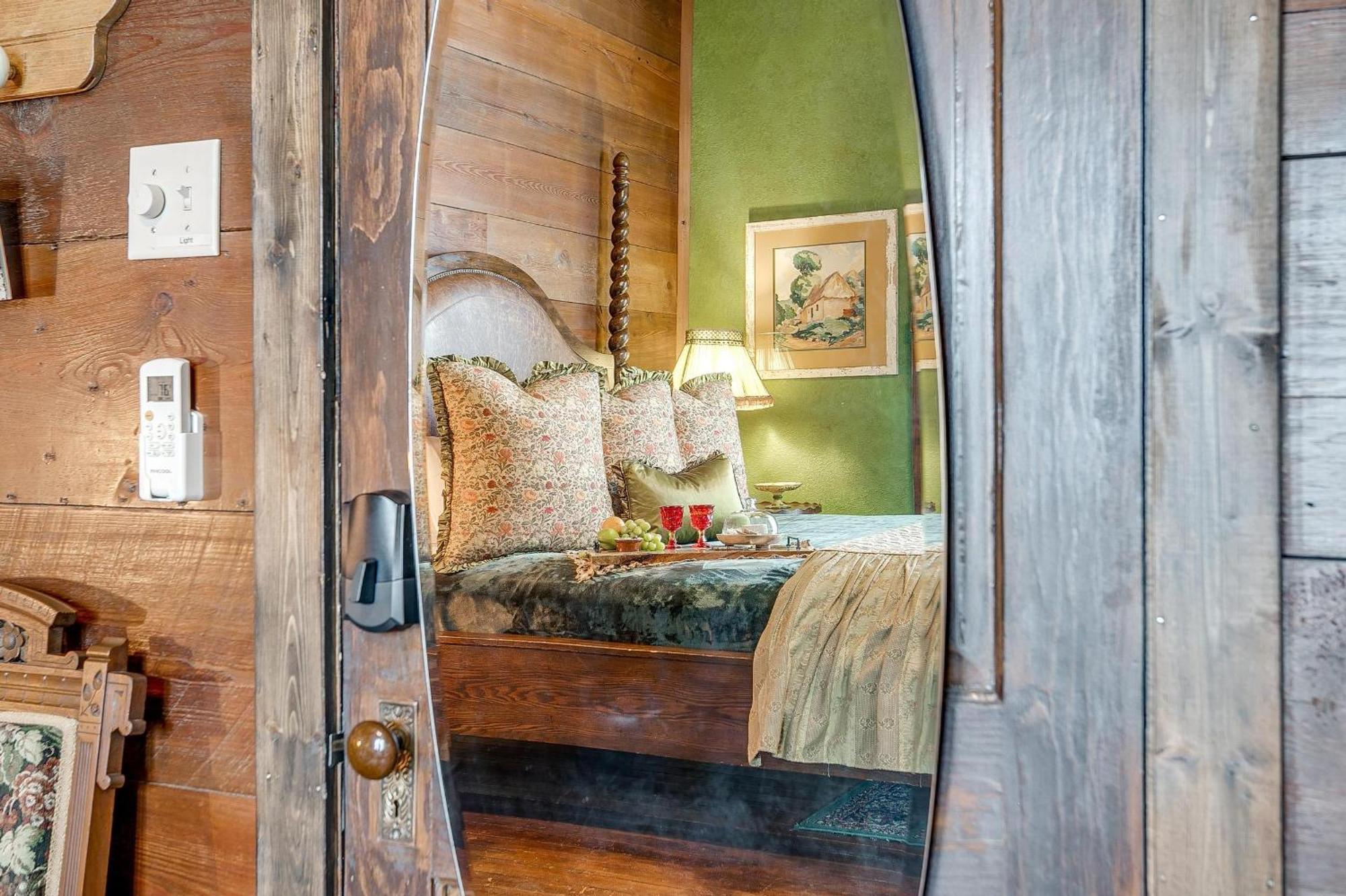 The Gallery House Boutique Hotel Стивенвилл Экстерьер фото