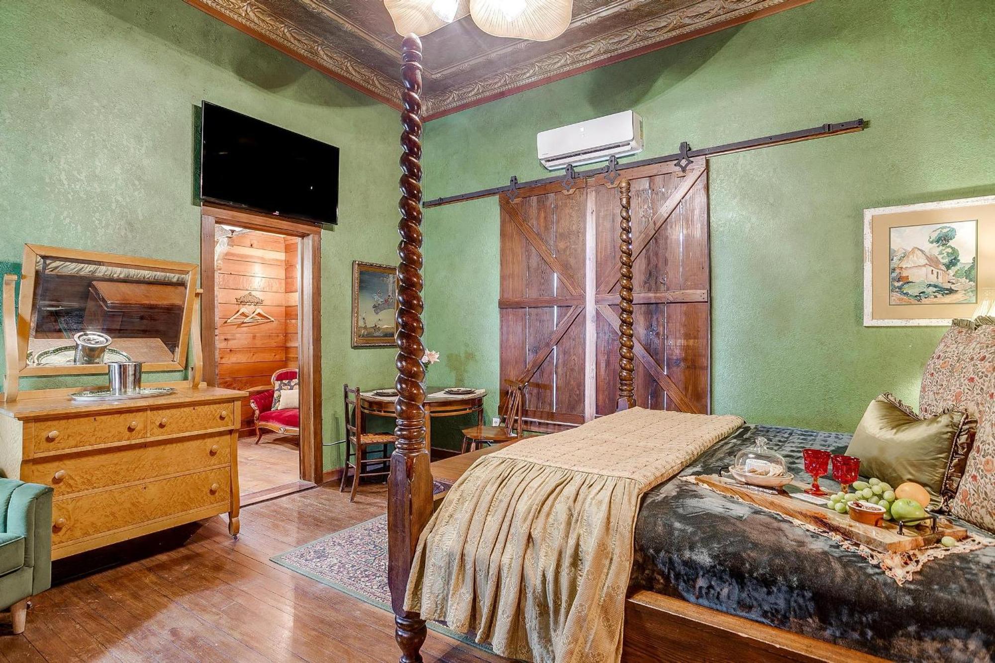 The Gallery House Boutique Hotel Стивенвилл Экстерьер фото