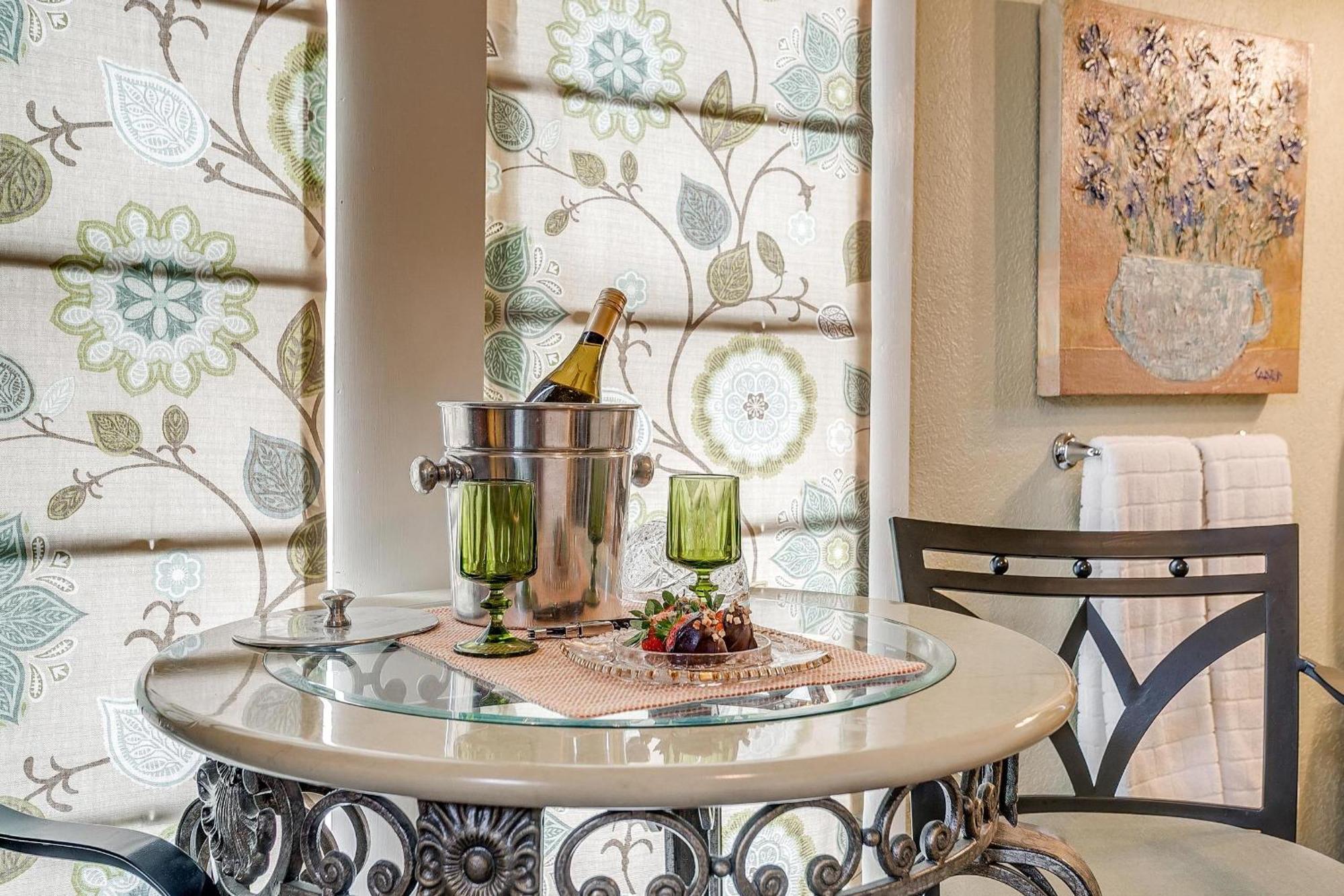 The Gallery House Boutique Hotel Стивенвилл Экстерьер фото